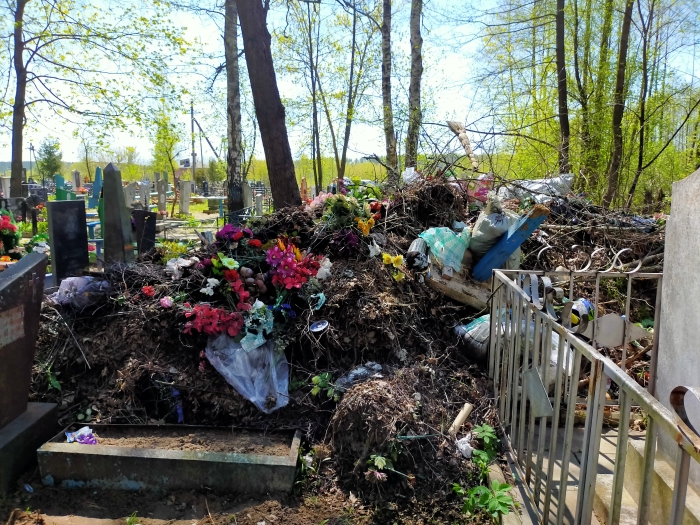 Кто и когда наведет порядок на городском кладбище в Клинцах?