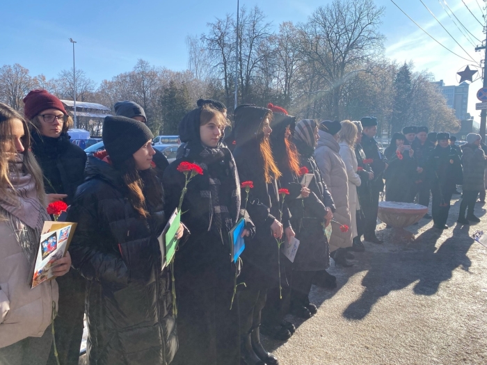 В Клинцах состоялось открытие мемориальной доски в честь полицейского, погибшего при исполнении служебных обязанностей