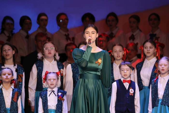 В Клинцах прошло торжественное собрание, посвященное Дню Победы