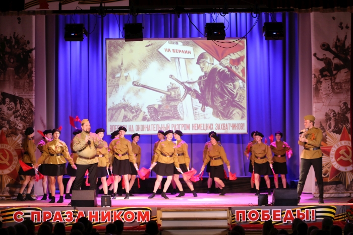В Клинцах прошло торжественное собрание, посвященное Дню Победы