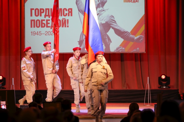 В Клинцах прошло торжественное собрание, посвященное Дню Победы