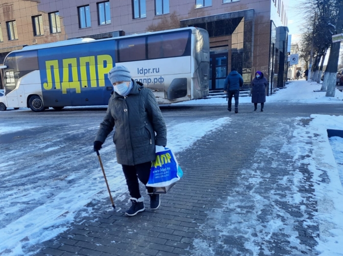В Клинцы прибыл агитационный автобус ЛДПР