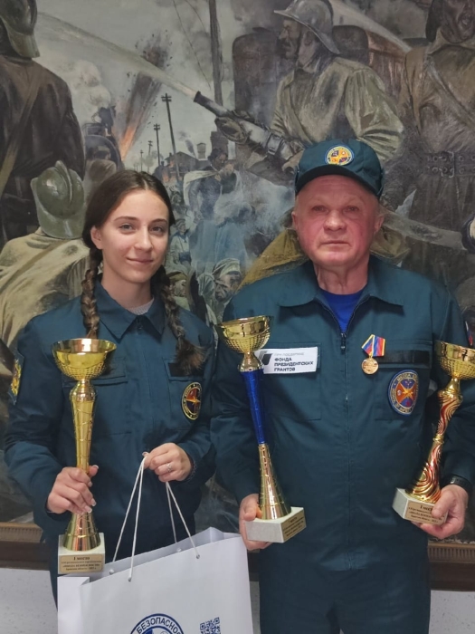 Клинцовских юных спасателей и наставников наградили в Брянске