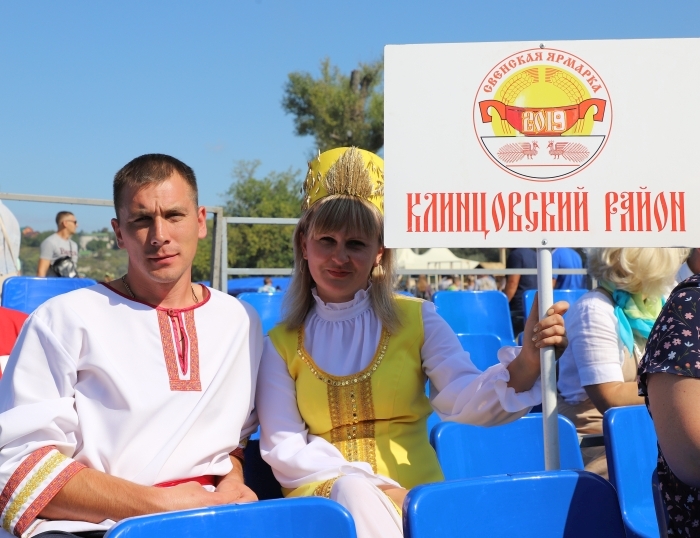 Екатерина Медведева из Клинцовского района заняла призовое место в конкурсе «Лучший клубный рабoтник»
