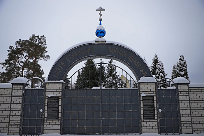 Клинцовский Свято-Успенский женский монастырь накануне Рождества