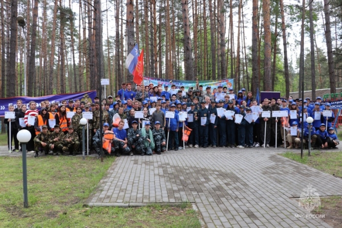 Команда Клинцовской кадетской школы стала победителем региональных соревнований «Школа безопасности»