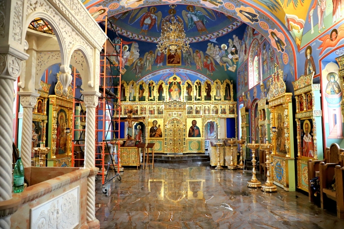 Красивейший Тихвинский храм со сложной судьбой