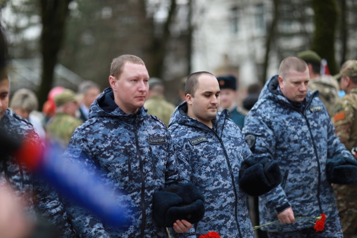 В Клинцах открыли памятный знак «Воинам внутренних войск, Росгвардии и спецподразделениям»