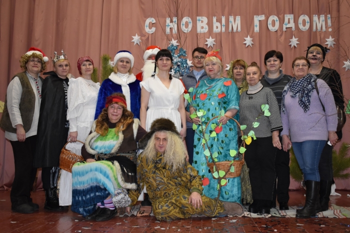 Клинцовский район представил новогоднюю историю-спектакль «Новогодние приключения Маши и Вити»