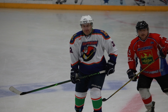 Губернатор Брянской области Александр Богомаз сыграл в хоккей против ЛХК «Клинцы»