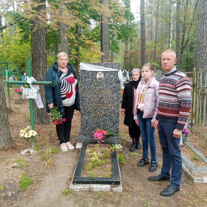 В Клинцовском районе провели акцию по уборке братских могил «Обелиск»