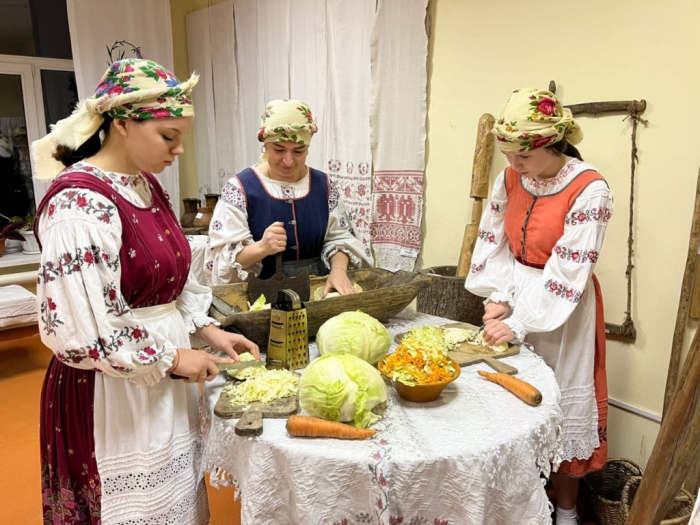 Семьи Клинцовского района успешно выступили на конкурсе «Мы играем и поём – старину узнаём!»