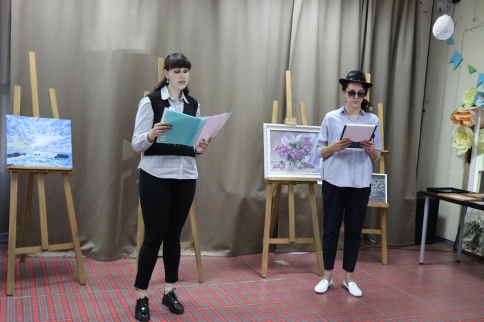 В Клинцах  прошла выставка-концерт «Словесные картины»