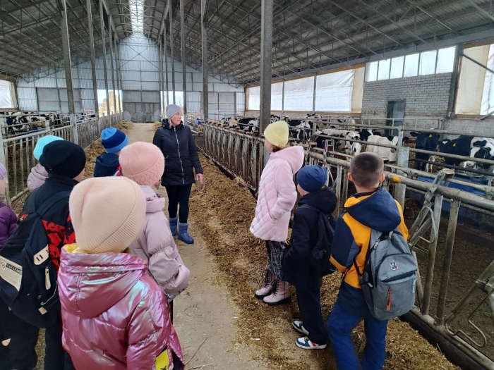 Школьники из Клинцовского района побывали на экскурсии в колхозе «Прогресс»
