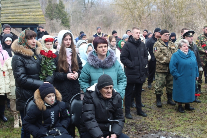В Клинцовском р-не открыли мемориальную доску Игорю Бондаренко, погибшему в ходе спецоперации
