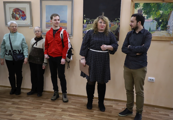 В Клинцах открылась выставка художника Дмитрия Паукова «Живописные путешествия»