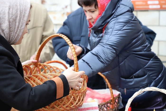 В храмах Клинцов освящают куличи