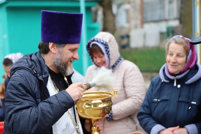 В храмах Клинцов освящают куличи