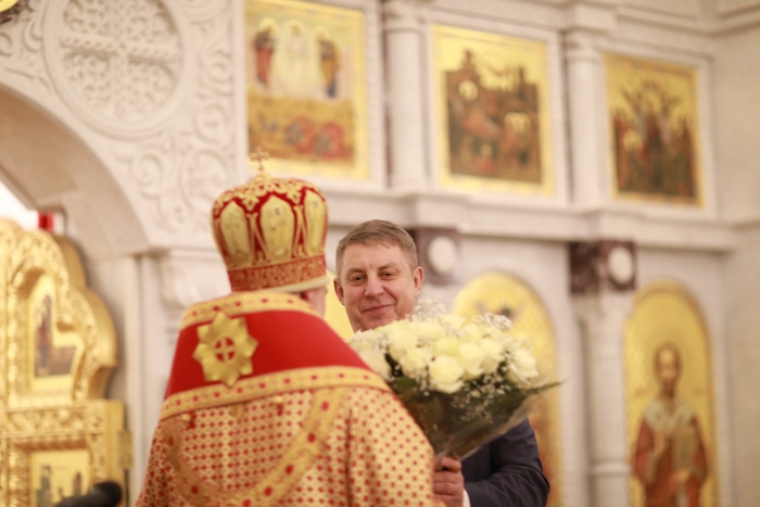 Губернатор Брянской области встретил Пасху в Богоявленском кафедральном соборе города Клинцы