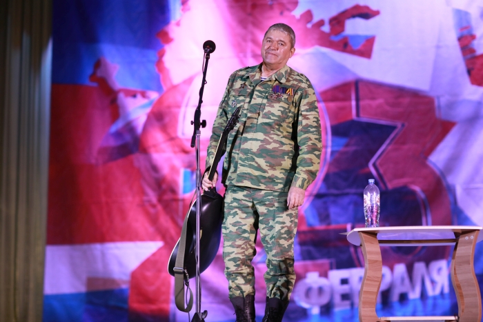 В Клинцах состоялся концерт ветерана Афганской войны Валерия Петряева