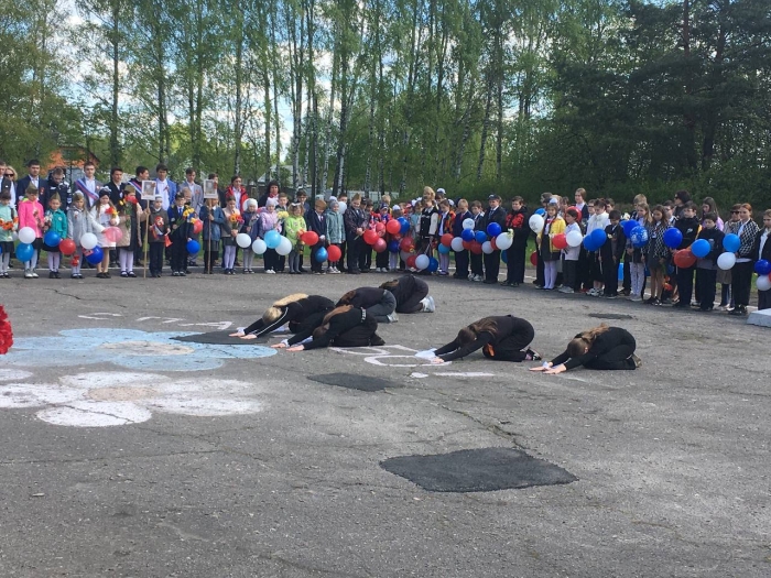 «Парту Героя» в честь кавалера ордена Мужества Алексея Хасанова открыли в Клинцах