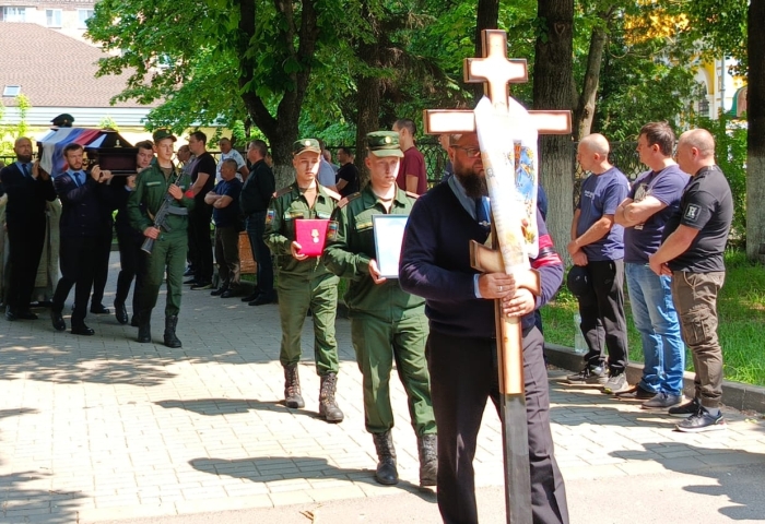 В Клинцовском районе простились с участником СВО Виктором Хрычевым