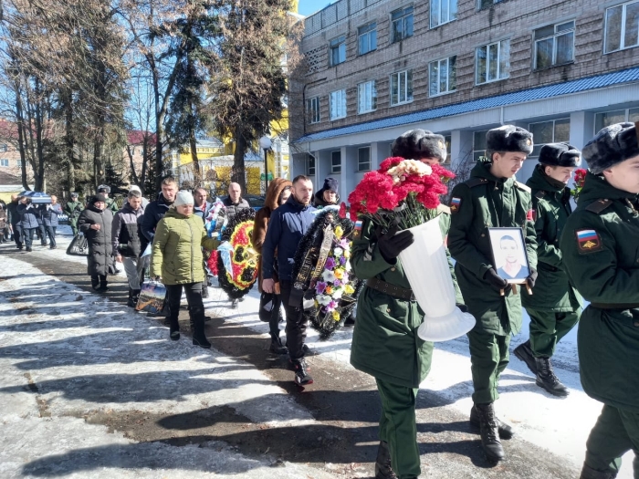 В Клинцах прощаются с Дмитрием Трегубенко, погибшим в бою при освобождении Артемовска