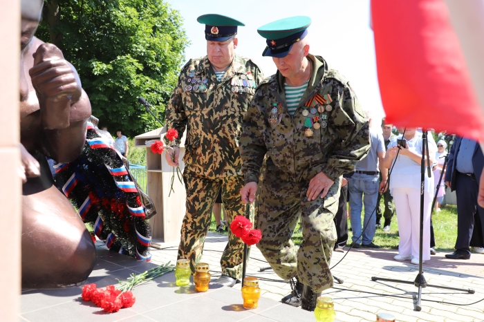 В Клинцовском районе почтили память погибших пограничников