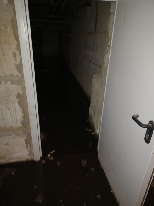 В Клинцах затоплен подвал многоэтажки