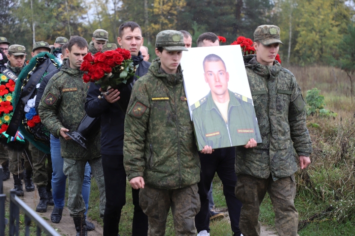 В Клинцах прощаются с сержантом Вячеславом Просянкиным, погибшего при выполнении боевых задач 