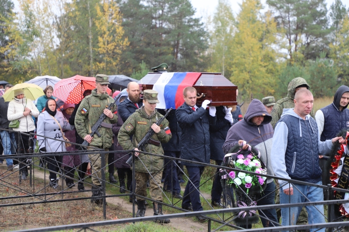 В Клинцах прощаются с сержантом Вячеславом Просянкиным, погибшего при выполнении боевых задач 