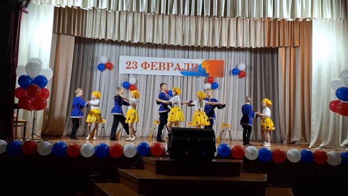 Праздничные программы, флэшмобы, акции и выставки прошли в Клинцовском районе 