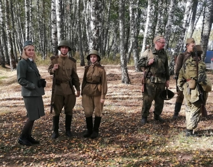 Клинцовские реконструкторы приняли участие в военно-исторической реконструкции на Безымянной высоте в Калужской области