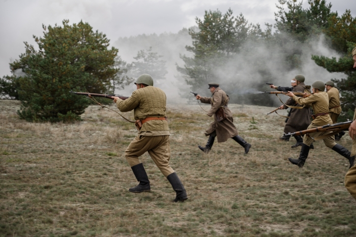 Урок мужества: В Клинцовском районе прошла реконструкция боя времён Великой Отечественной войны