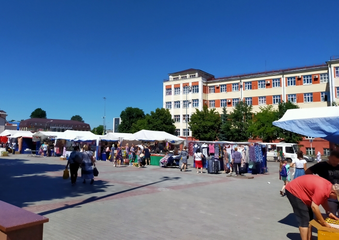 Клинцы – город реальных дел! Клинцовские чиновники возродили торговлю на центральной городской площади