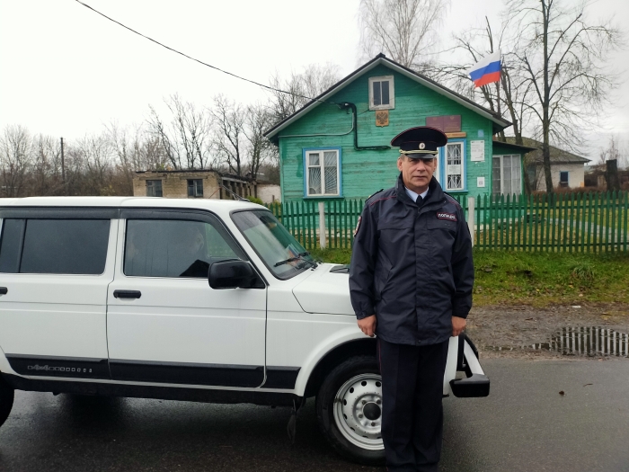 Более 30 лет на страже правопорядка старший участковый из Лопатней Василий Сехин