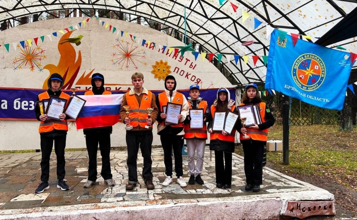 Клинчане стали победителями и призерами соревнований областной профильной смены «Юный спасатель»
