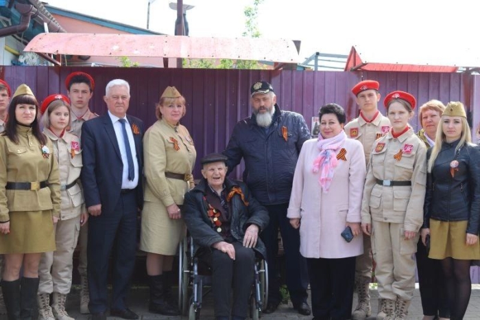 В Клинцовском районе с Днём Победы поздравили 100-летнего ветерана 