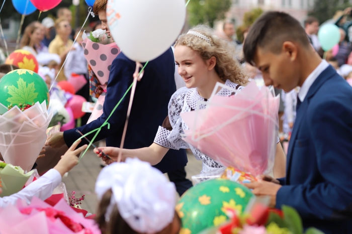 В школах города Клинцы и Клинцовского р-на прошли торжественные линейки, посвященные Дню знаний