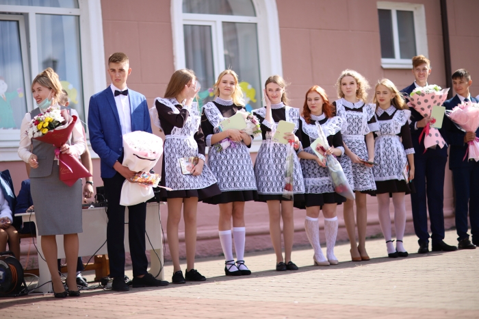 В школах города Клинцы и Клинцовского р-на прошли торжественные линейки, посвященные Дню знаний
