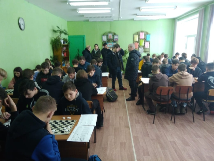 В Клинцовском районе в турнире по шашкам приняли участие 13 команд