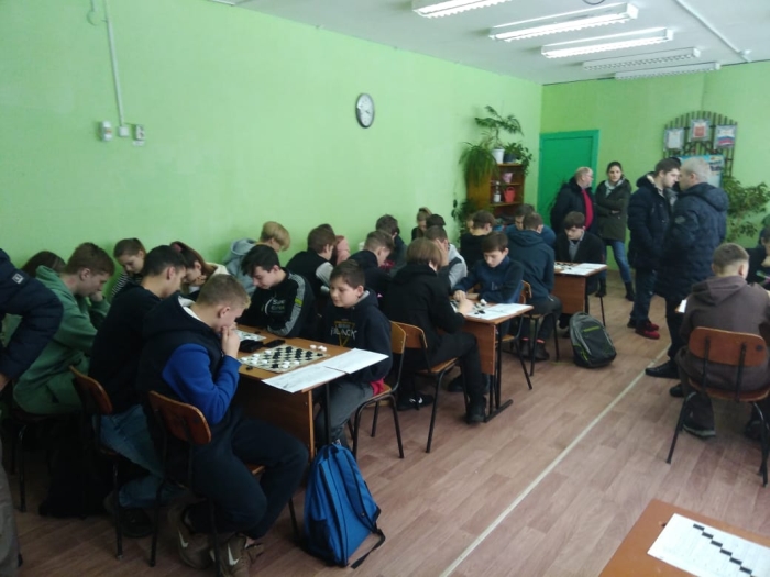 В Клинцовском районе в турнире по шашкам приняли участие 13 команд