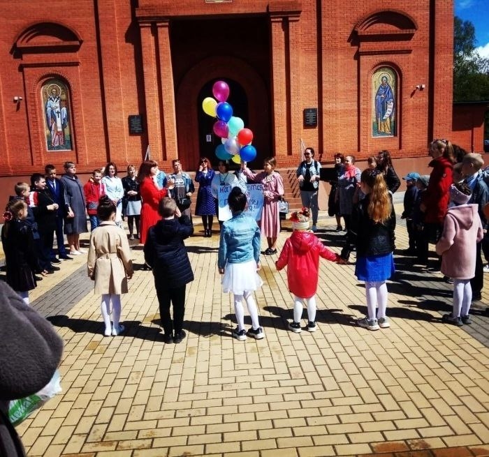 В Клинцах набирает детей в воскресную школу