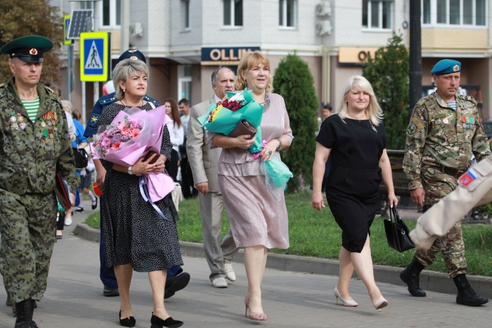 1 сентября 2023 года: В школах города Клинцы и Клинцовского района прошли торжественные линейки, посвященные Дню знаний