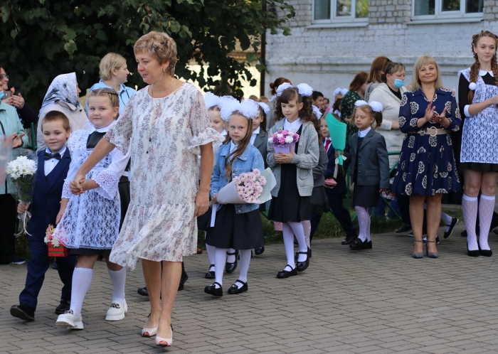 В школах города Клинцы и Клинцовского р-на прошли торжественные линейки, посвященные Дню знаний