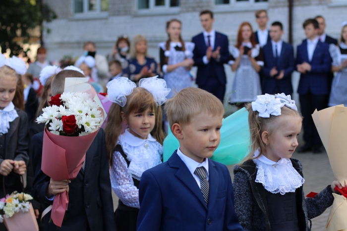 В школах города Клинцы и Клинцовского р-на прошли торжественные линейки, посвященные Дню знаний