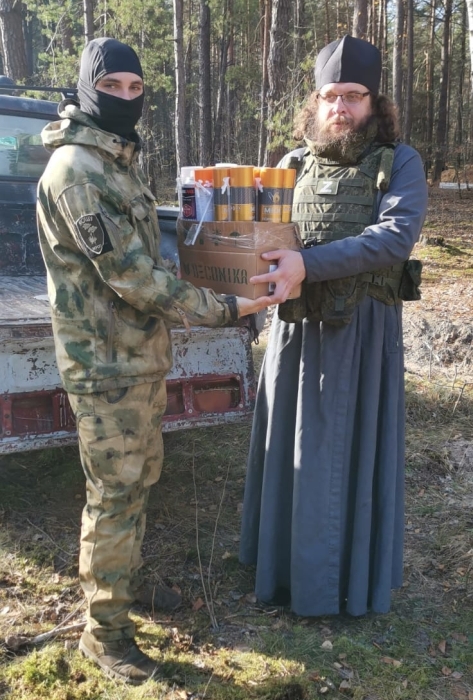 Жители Клинцов продолжают оказывать поддержку военнослужащим