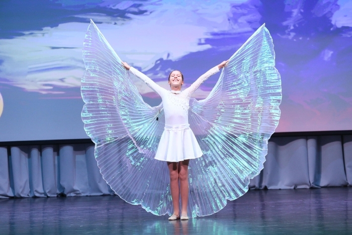 Клинчанка Яна Ковтунова успешно выступила в международном конкурсе «PRIZвание» в Курске