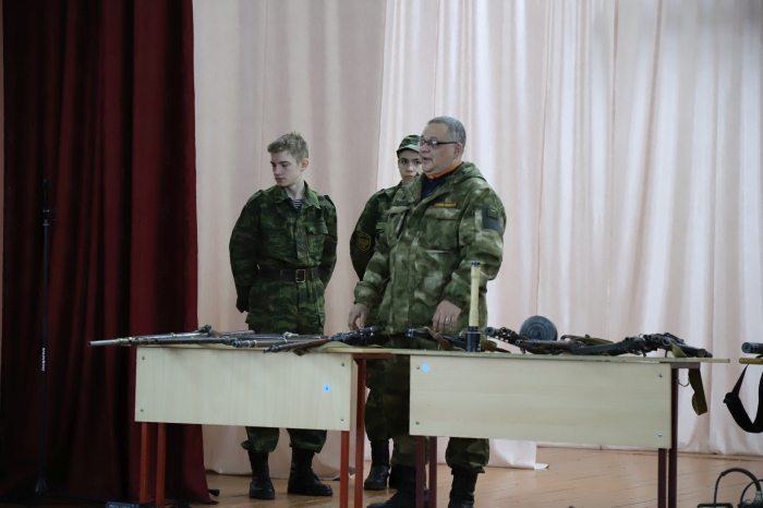 В Клинцах прошла интерактивная выставка оружия