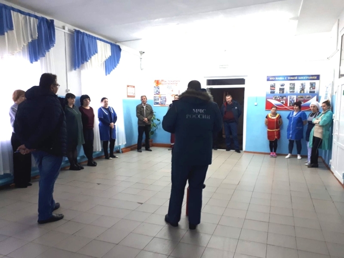 В Клинцовской кадетской школе «Юный спасатель» прошла практическая тренировка по эвакуации